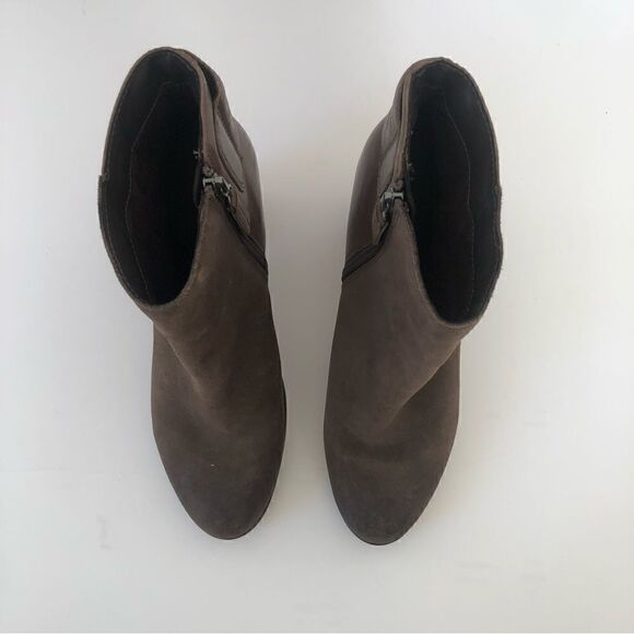 Clarks artistan brown leather heeled ankle boots - Picture 4 of 11